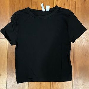 H&M Black Cropped Tee